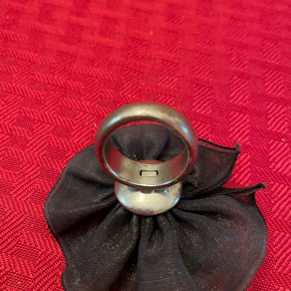Betsey Johnson ring - Picture 7 of 8